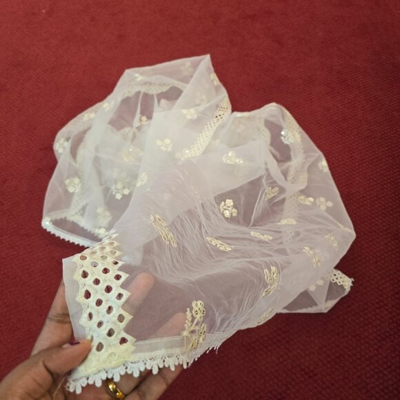 Elegant White Embroidered 3 Piece Suit Traditional Desi Wear Size XL - Picture 7 of 9